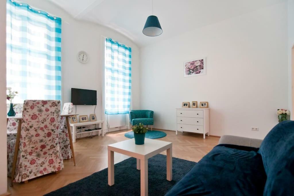 فيينا Marvelous Midtown Apartment المظهر الخارجي الصورة