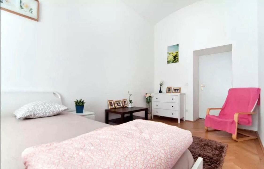 فيينا Marvelous Midtown Apartment المظهر الخارجي الصورة